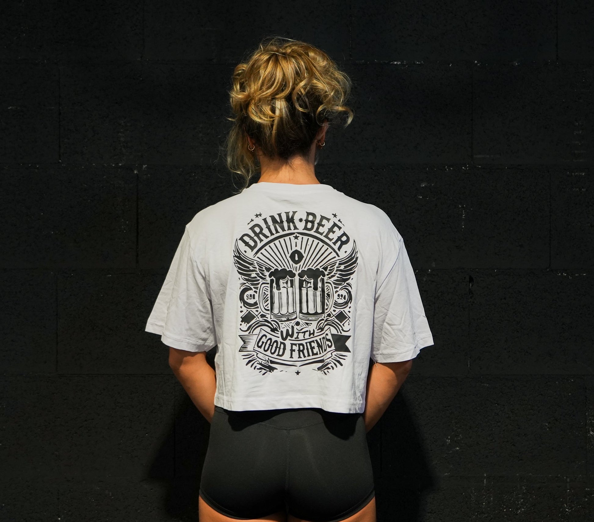 DRINK BEER - Crop Top Oversize LILA